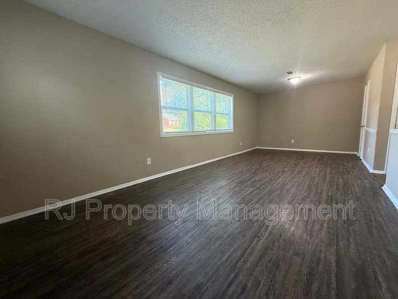 Memphis House: 4212 Falcon Dr