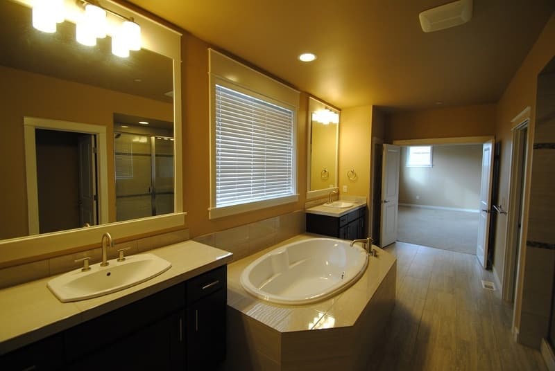 Redmond House: 15945 NE 117th St
