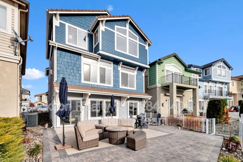 Sparks House: 1165 Harbour Cove Court