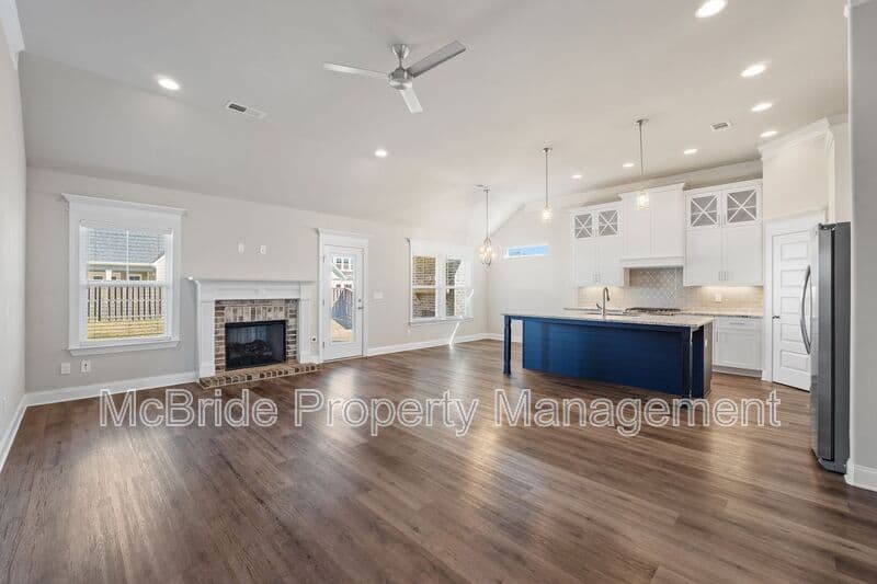 Evans House: 3031 Rosewood Drive