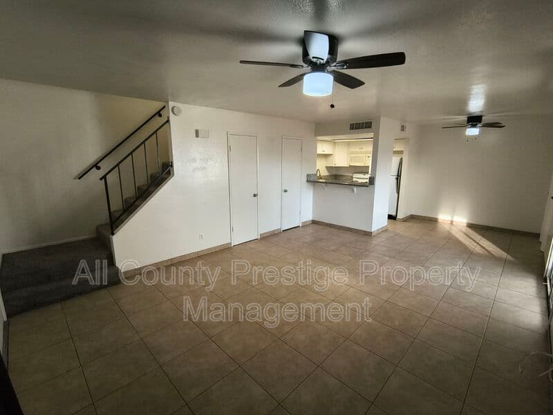 Glendale Townhome: 7524 N 47th Dr.