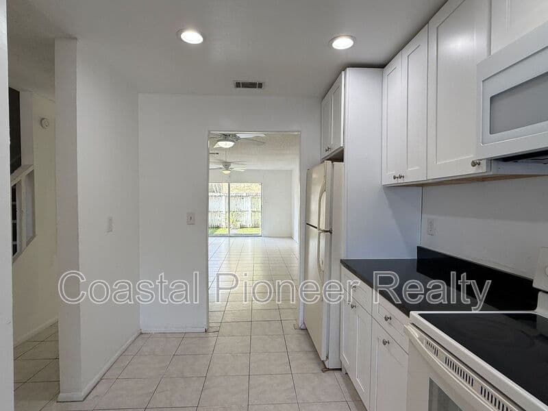 Tampa Townhome: 7573 Abonado R