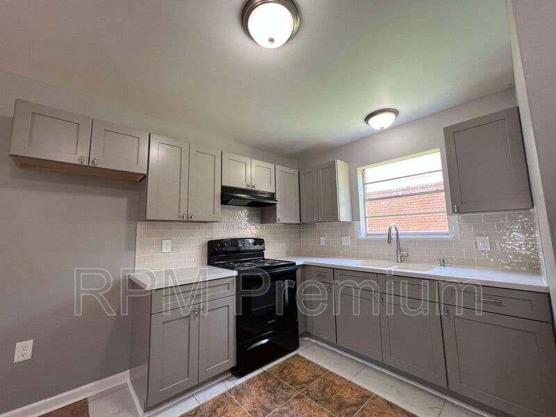 Baker Condo: 5057 Baker Blvd.