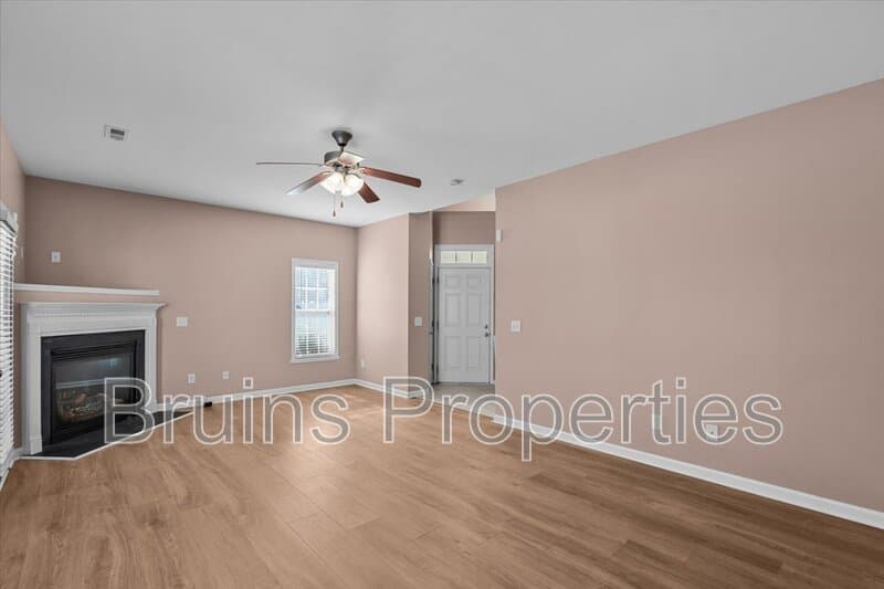 High Point House: 3522 Park Hill Crossing Drive