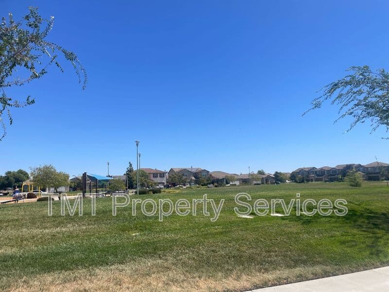 Elk Grove House: 10408 Siltstone Way