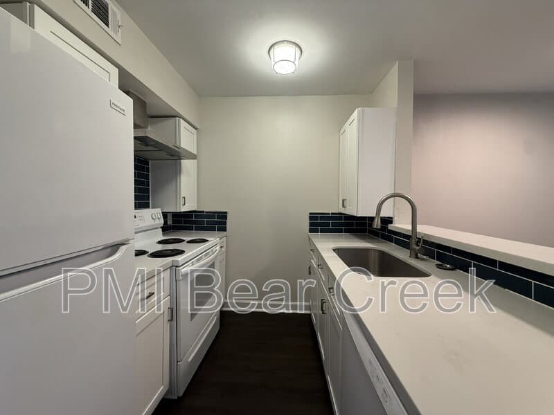 Houston Condo: 1824 Thonig Road