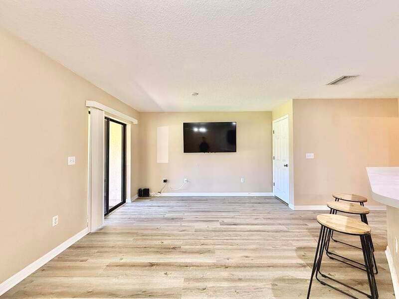 Brandon Townhome: 2516 Oleander Lakes Drive