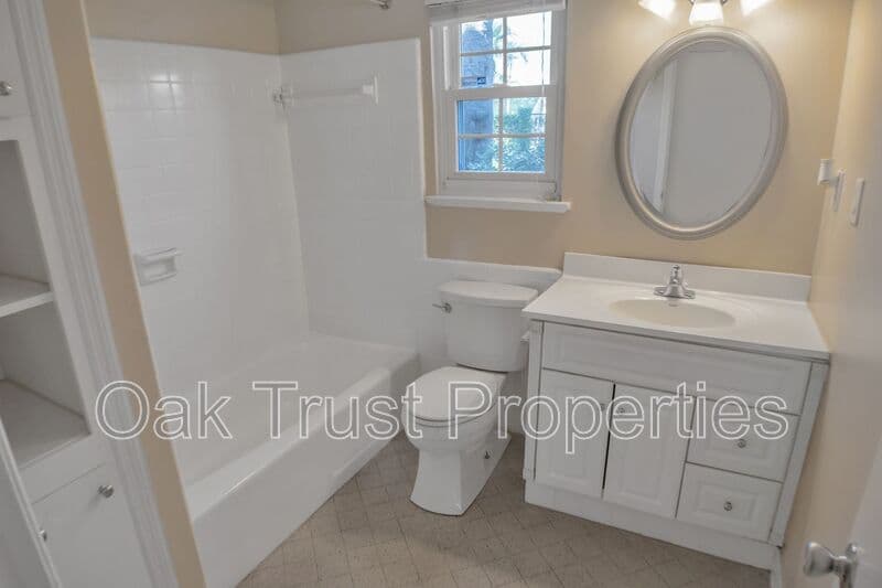 Charleston Condo: 874 S. Colony Dr 15B