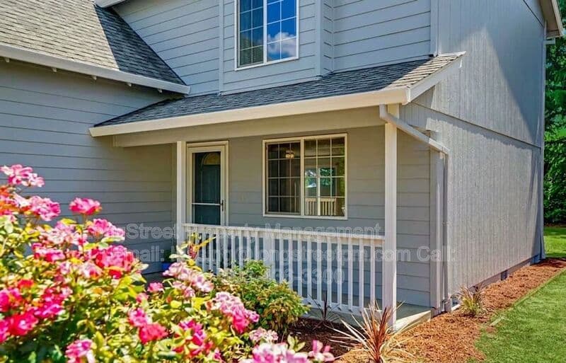 Adair Village House: 332 NE Carmen Pl