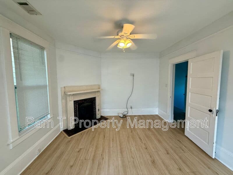 Savannah House: 611 W 44th St