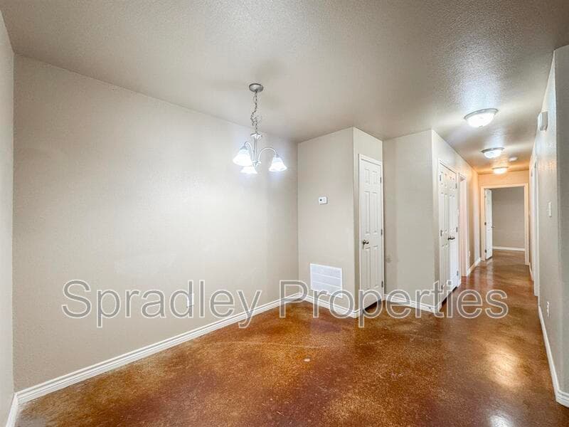 Belton Condo: 1576 Brady Way