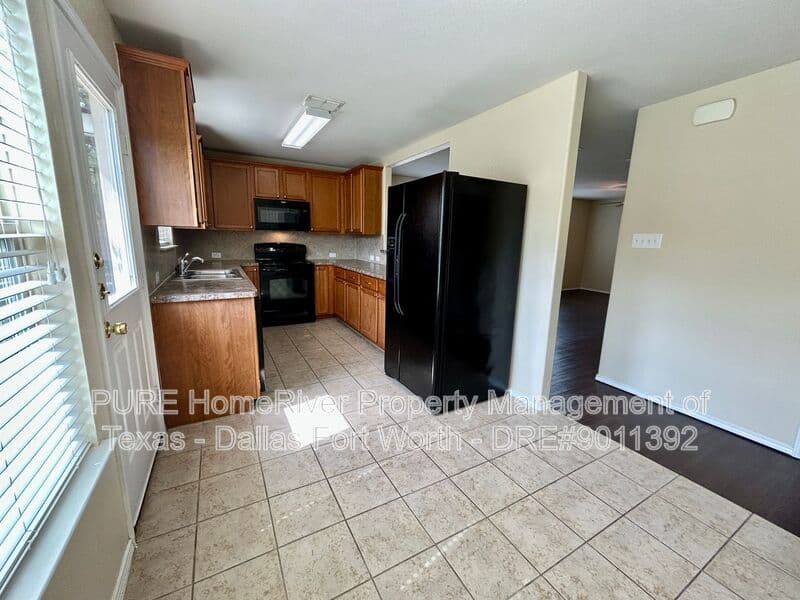 Haslet House: 809 San Miguel Trl