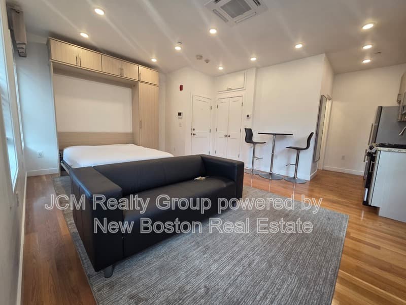 Chelsea Condo: 9 Sixth Street
