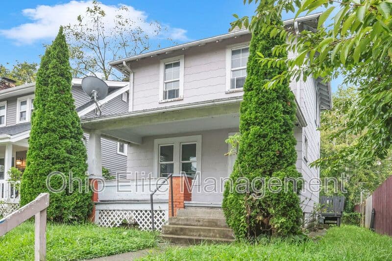 Columbus House: 243 N Wayne Ave