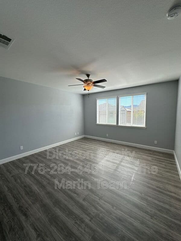 Sparks House: 816 Thacker Pass Dr