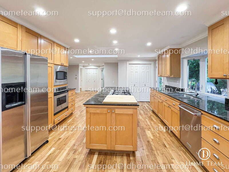 Bellevue House: 12903 NE 28th St