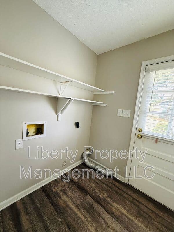 Fayetteville House: 1002 Ryder Court