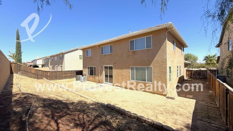 Hesperia House: 9172 Ocotillo Ave