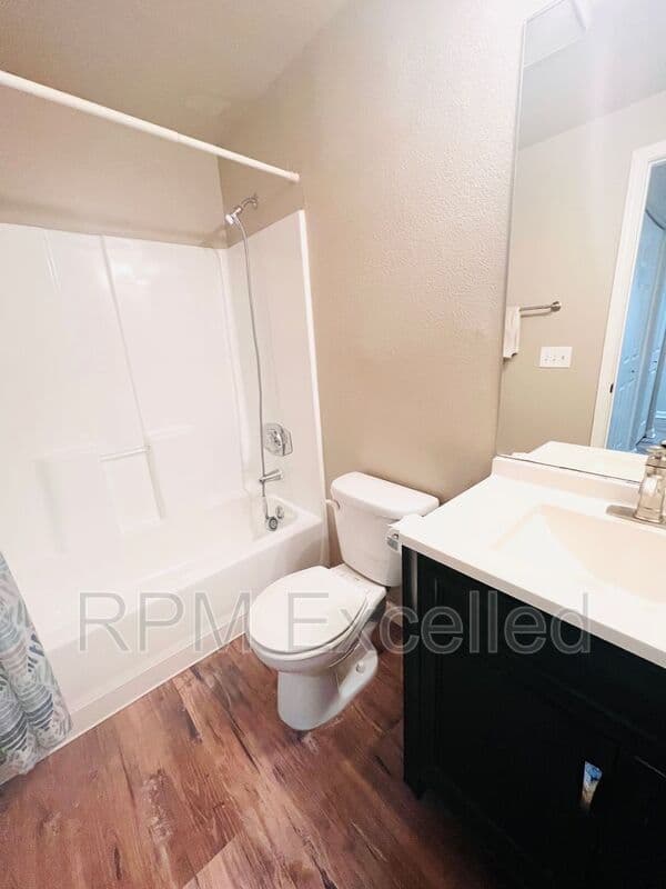 Kent Condo: 26339 116th Ave SE