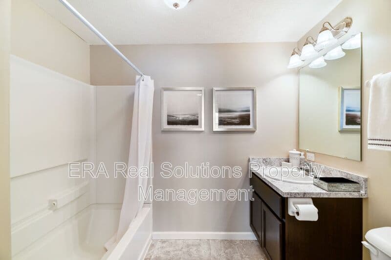 Columbus Condo: 1581-208 Gilmore Park Ave
