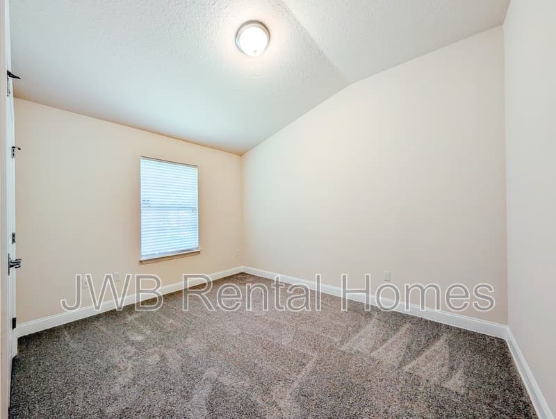 Jacksonville House: 7547 Westland Oaks Dr