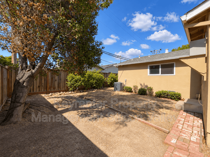 San Jose House: 4408 Bucknall Rd