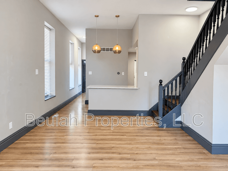 St. Louis House: 2012 S. 12th St - 1F