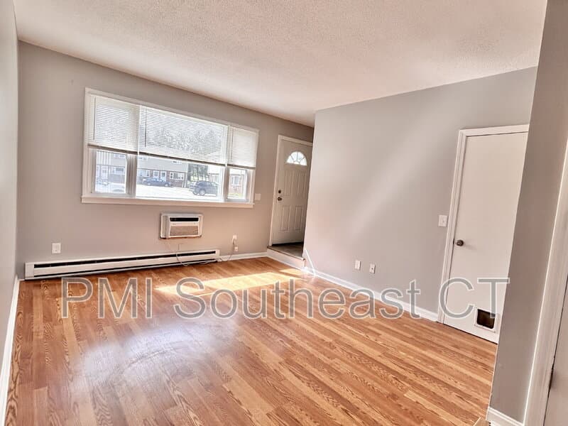 Plainfield Condo: 98 Canterbury Road
