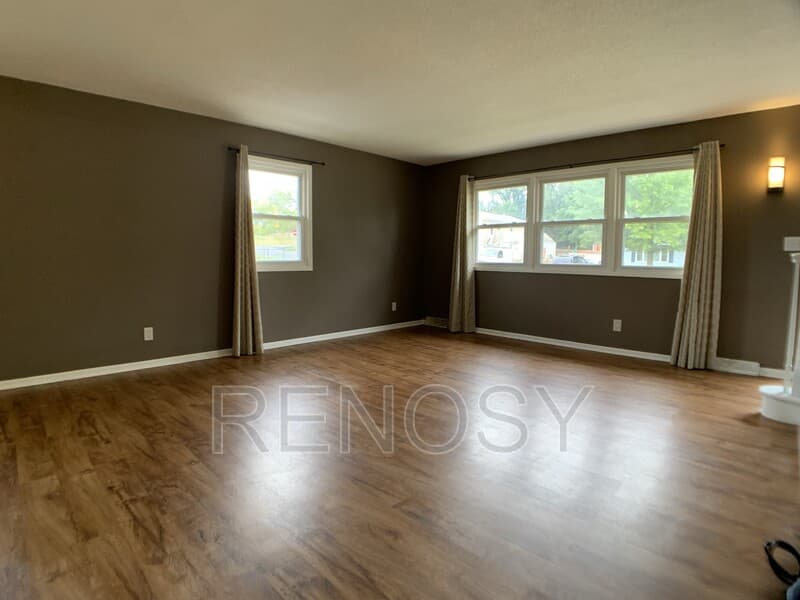 Des Moines House: 5174 NE 6th Ct