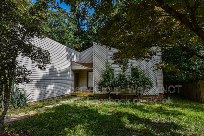 Fayetteville House: 5924 Dalton Rd