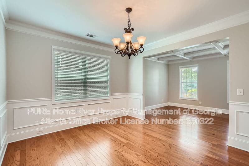 Suwanee House: 1610 Burgess Trl