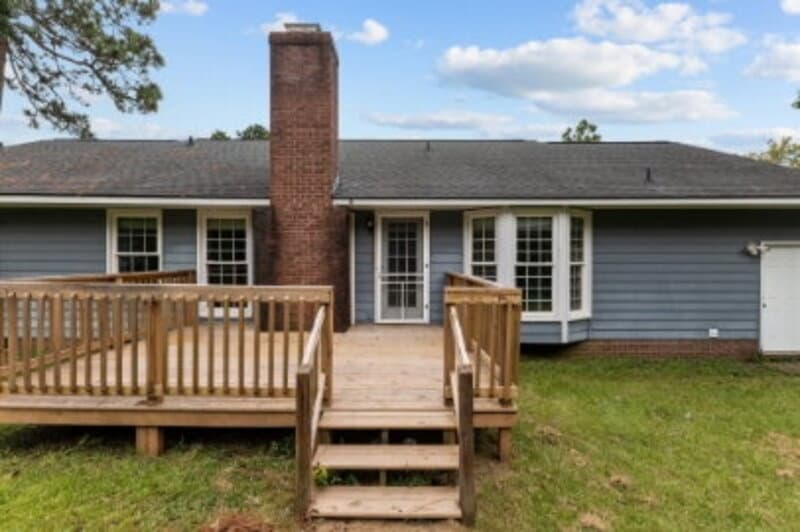 Fayetteville House: 810 Whispering Pines Road
