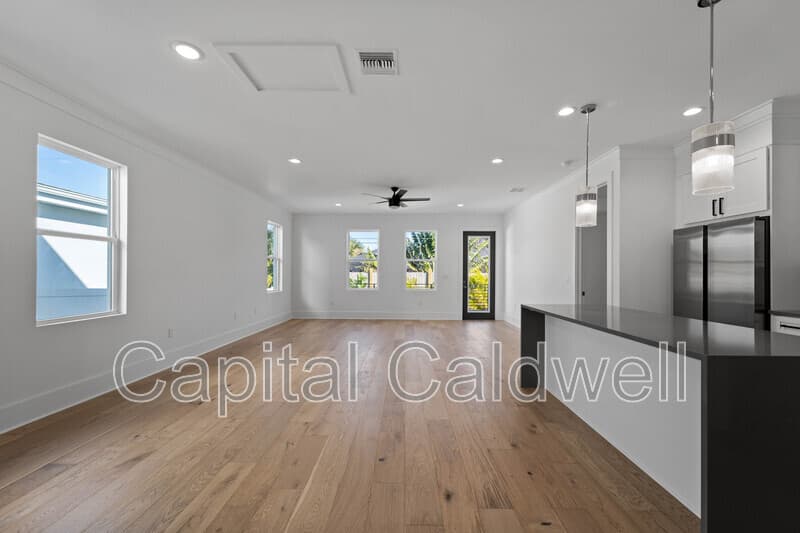 Sarasota House: 2345 Bahia Vista St
