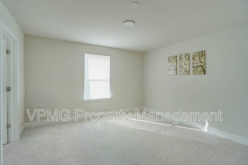 Washougal House: 359 W Koa St