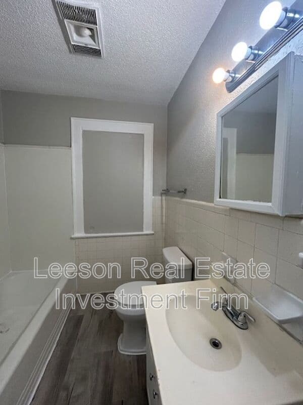 Shreveport House: 3603 Darien St