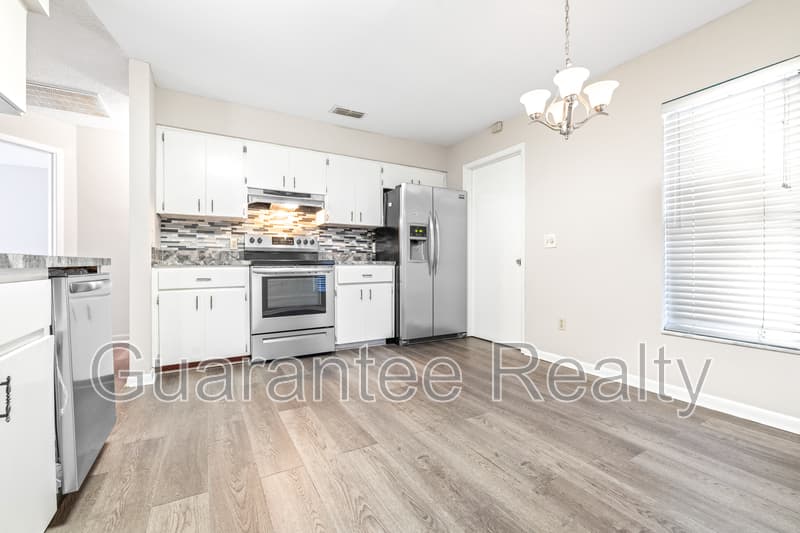 Winter Haven House: 1611 High Point Court Southwest