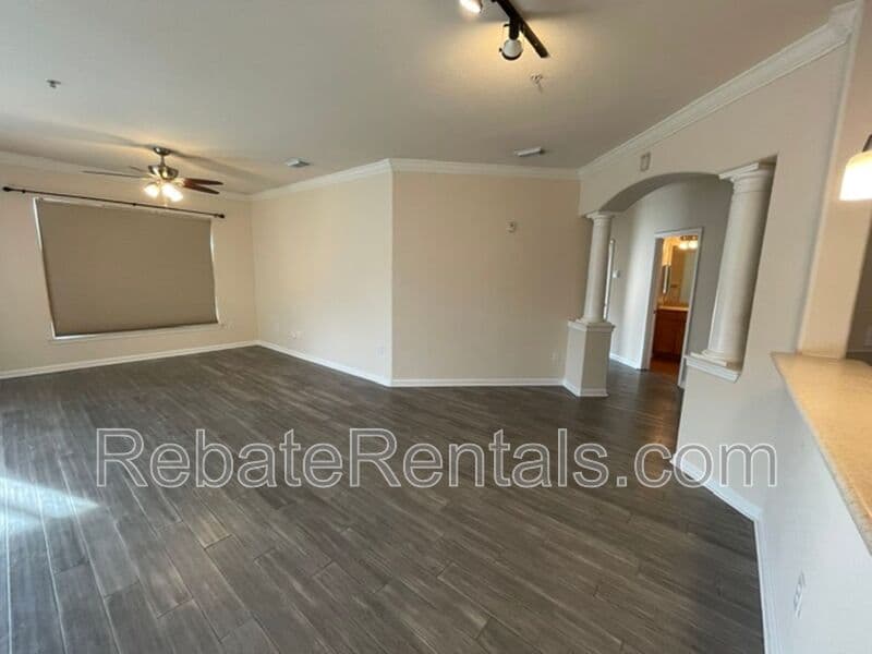 Jacksonville Condo: 8290 Gate Parkway W