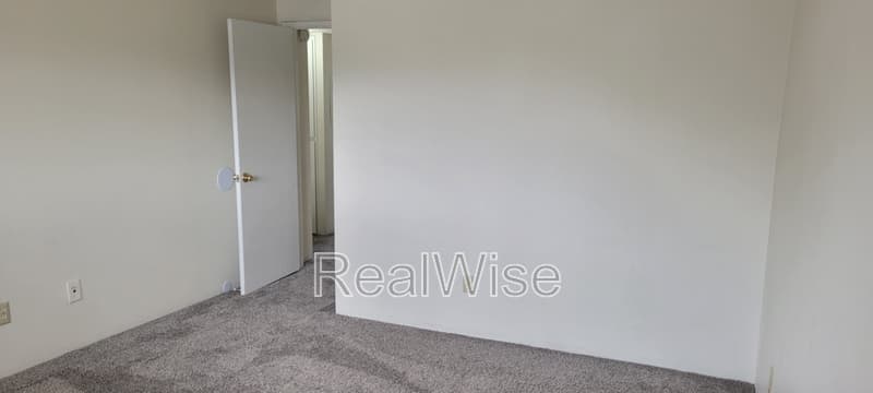 Grants Pass Townhome: 1112 SW 5th St