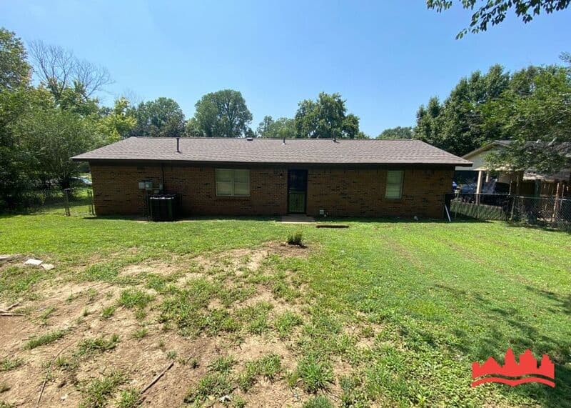 Horn Lake House: 5870 Jackson Dr