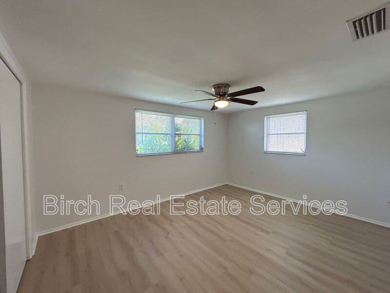 Holiday House: 3402 Peterborough St.