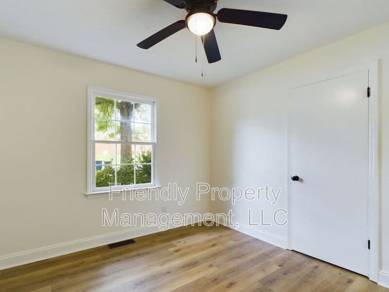 Winston Salem House: 4136 Kingsland Circle