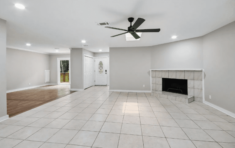 Magnolia House: 25319 Penguin Street