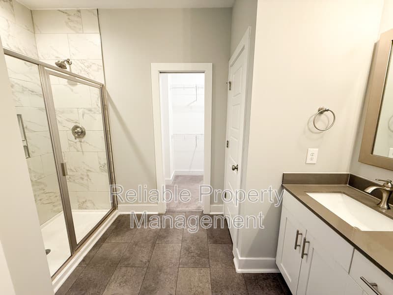 Clayton House: 22 S Laird Dr