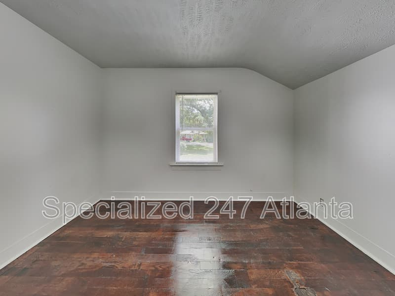 Atlanta House: 542 S Evelyn Pl NW