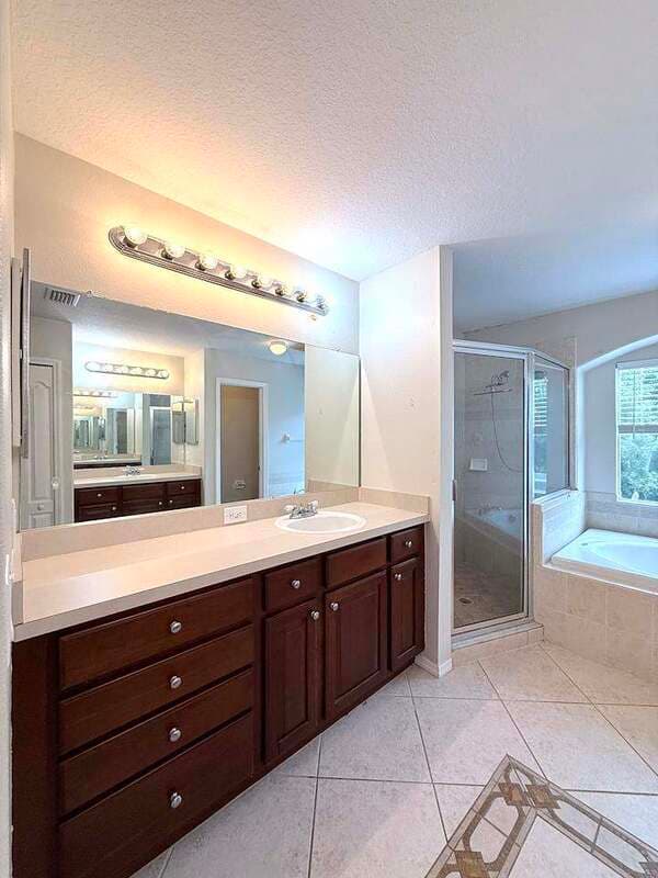 Riverview House: 11335 Village Brook Drive