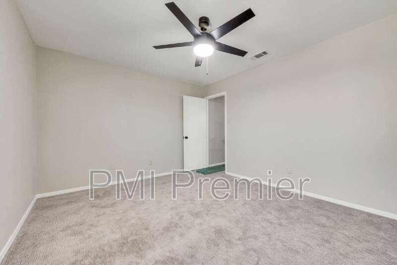 Grapevine Townhome: 105 Wildwood Ct