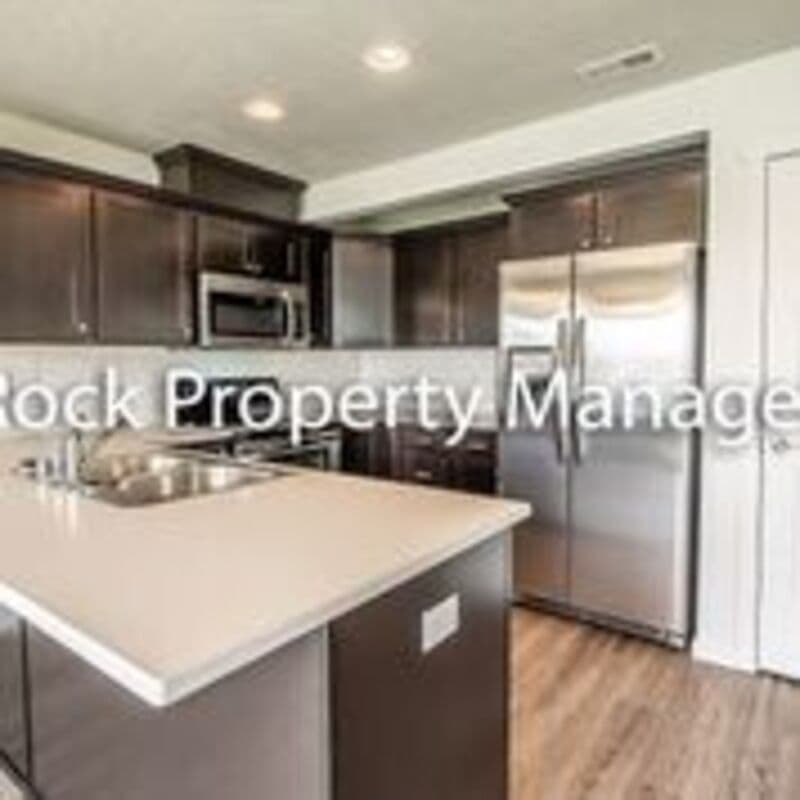 Spokane Valley Condo: 2009 North Flora Road