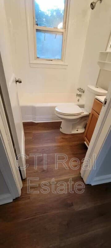 Richmond House: 4115 Leake Ave