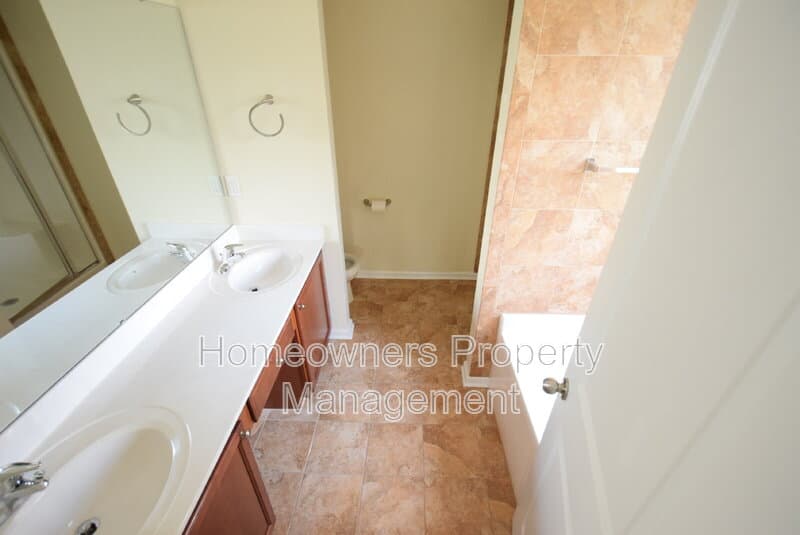Hope Mills House: 2541 Spinnaker Dr.