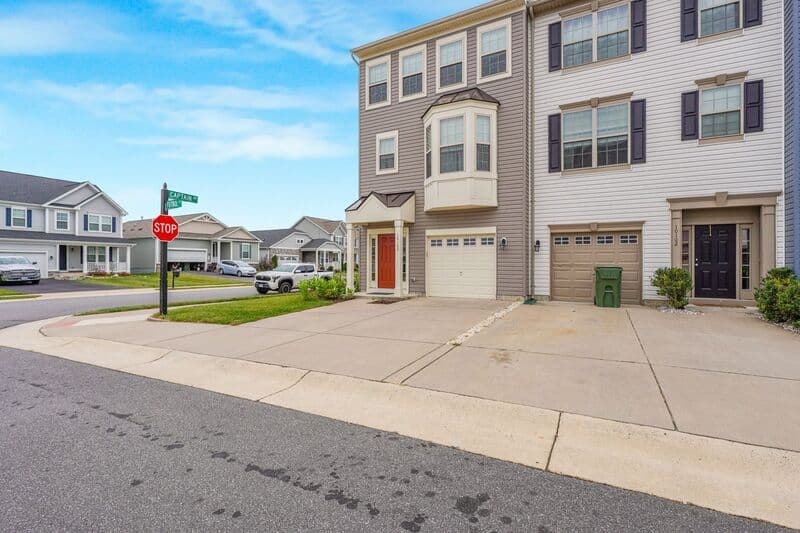 Fredericksburg House: 10100 Futbol Ct